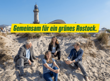 Unsere vier Landtagskandidat:innen am Warnemünder Strand