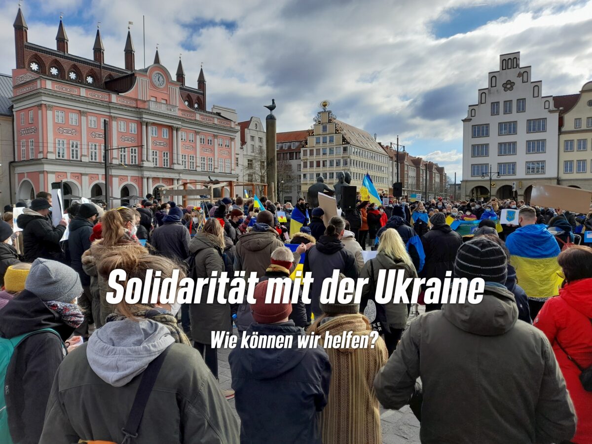 Foto von einer Pro-Ukraine-Demo auf dem neuen Markt in Rostock
