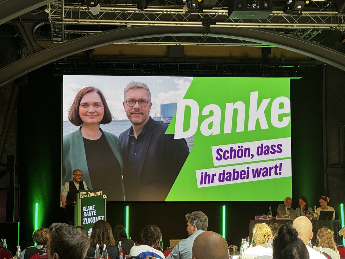 Spitzenkandidat Ole Krüger auf der Bühne